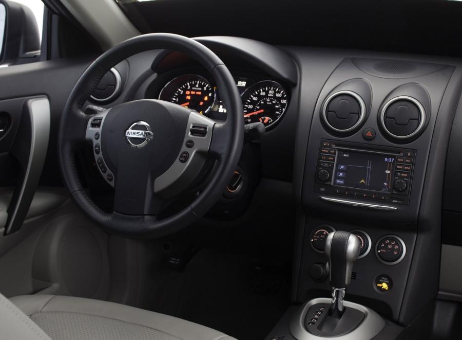 Интерьер Nissan Rogue 2007 года  (фото 5 из 34)